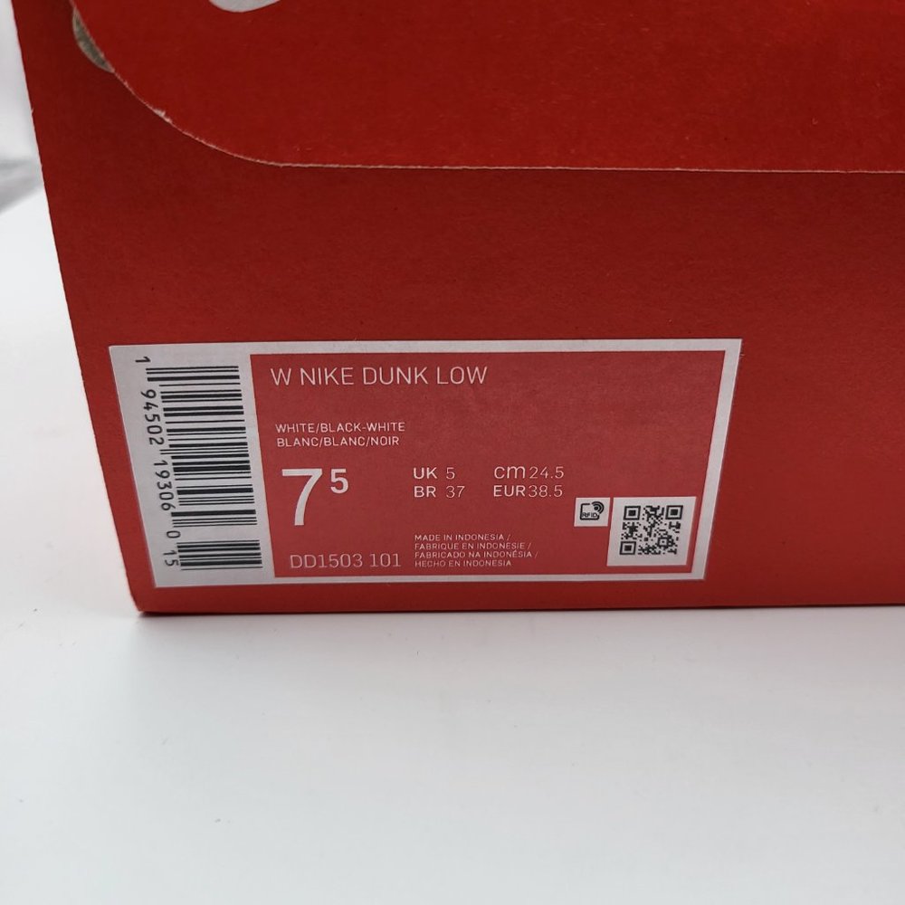 NEW Women 7.5 / Men's 6 Nike Dunk Low PANDA DD1503-101 - Picture 9 of 10